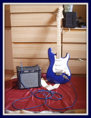 Электрогитара Fender Squier Affinity Strat и комб Kustom KGA 10